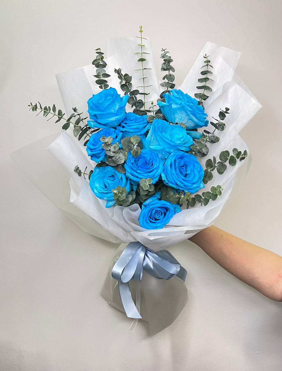 Fantasy 9 Blue Rose Bouquet – D'Hummingbird Online Floral