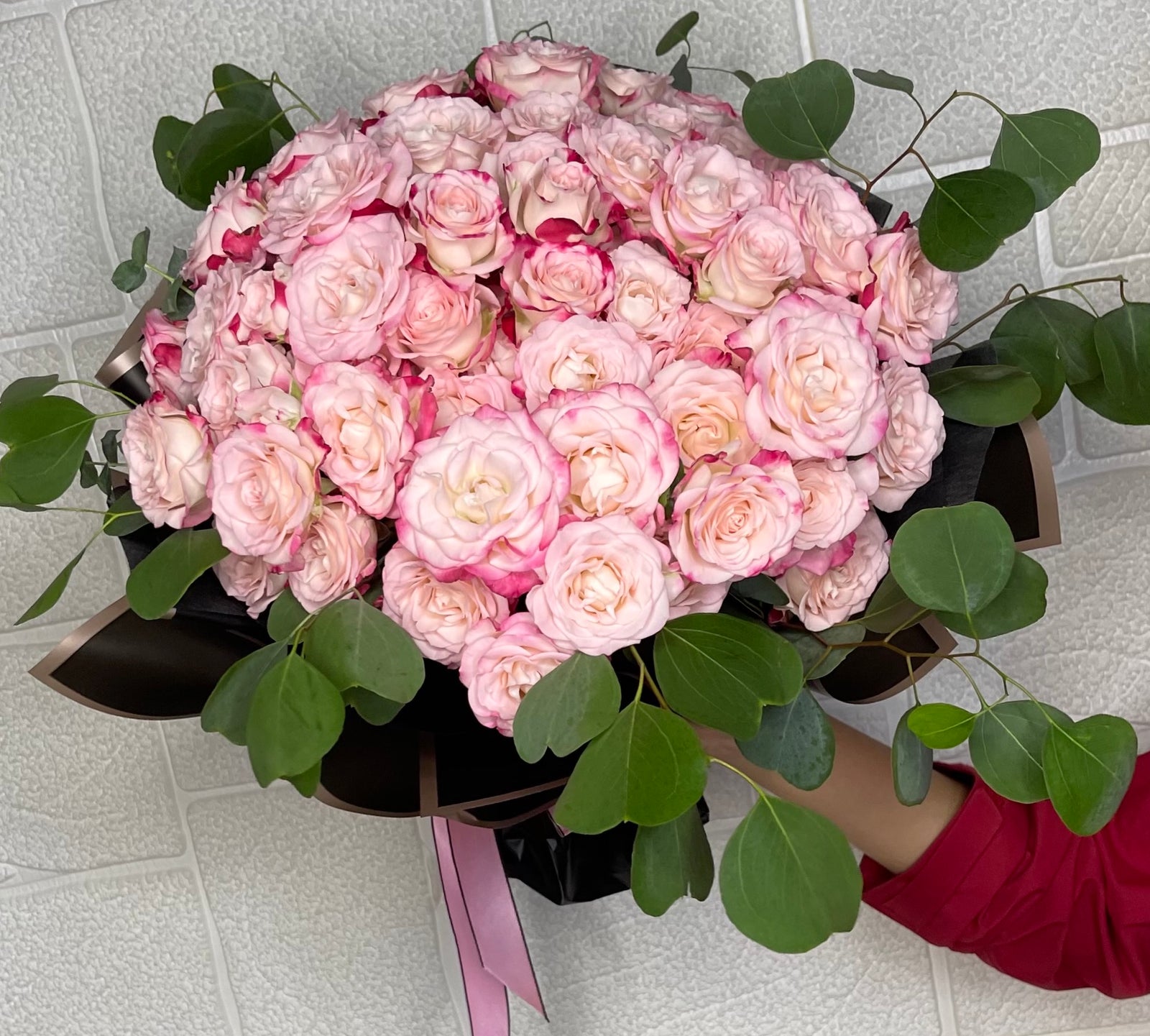99 Miniature Roses | Sweet Love in Elegant Black