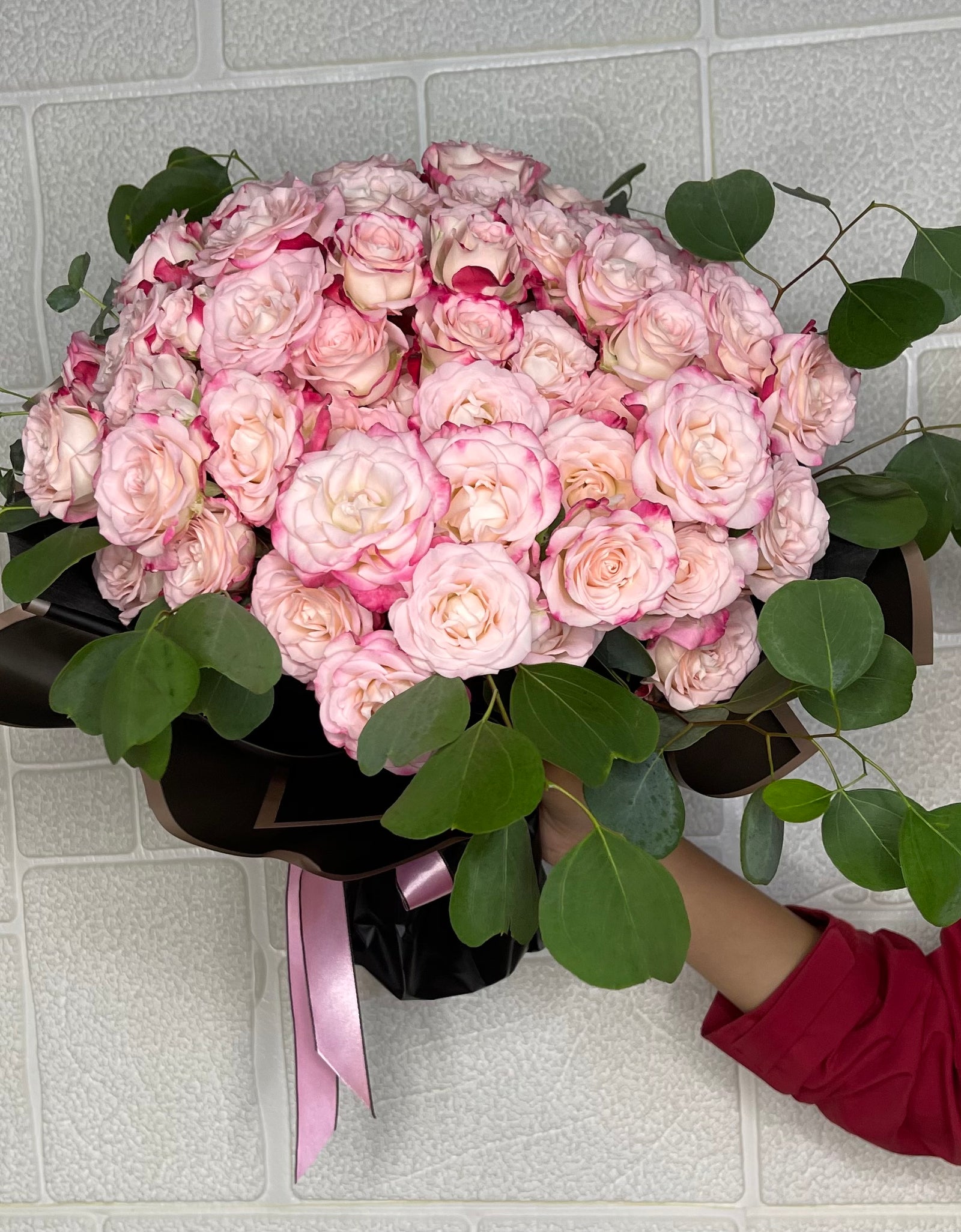 99 Miniature Roses | Sweet Love in Elegant Black