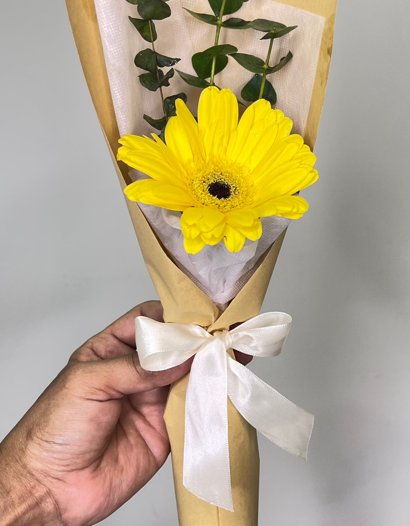 Single Bloom Yellow Gerbera Bouquet