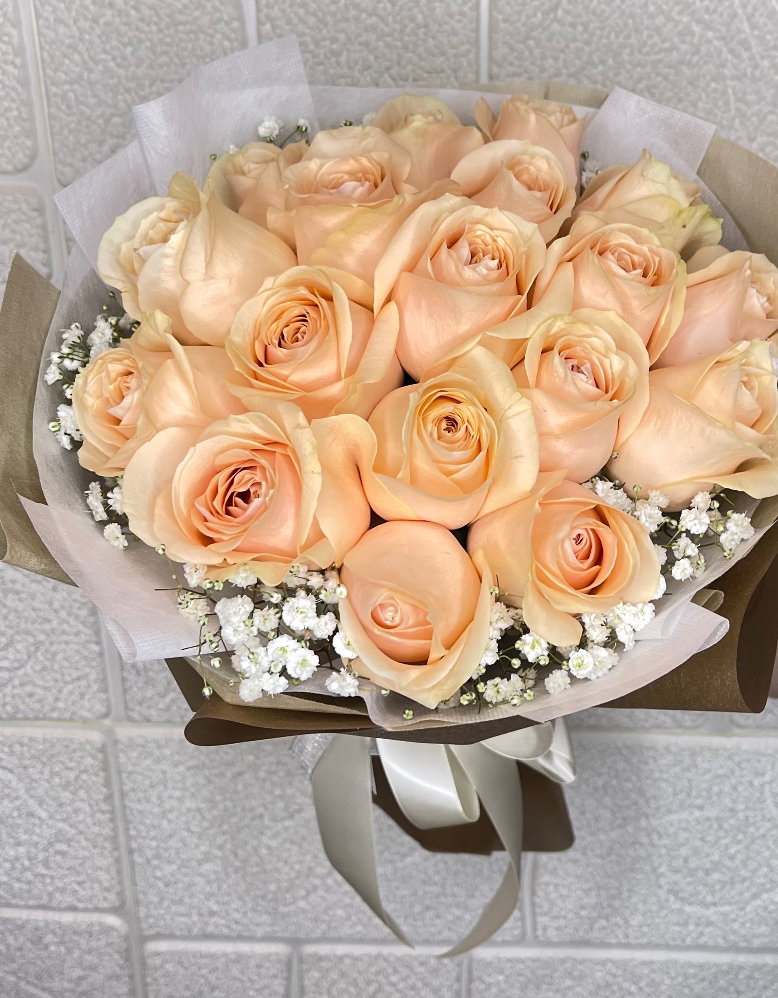 Elegant Champagne Rose Bouquet