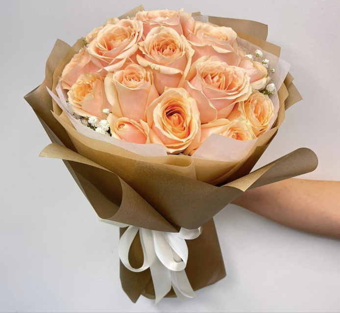 Elegant Champagne Rose Bouquet