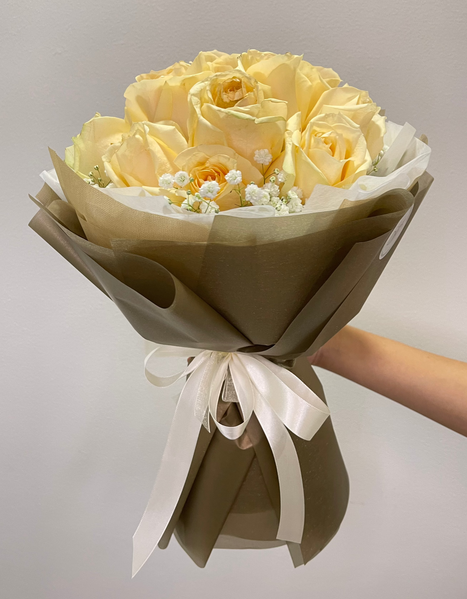 Elegant Light Champagne Rose Bouquet