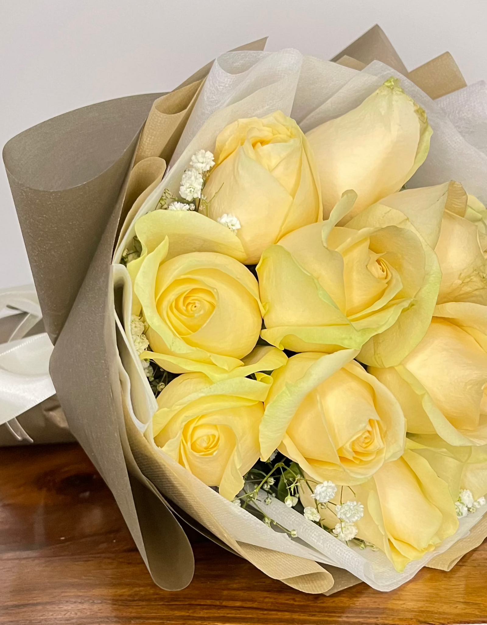 Elegant Light Champagne Rose Bouquet