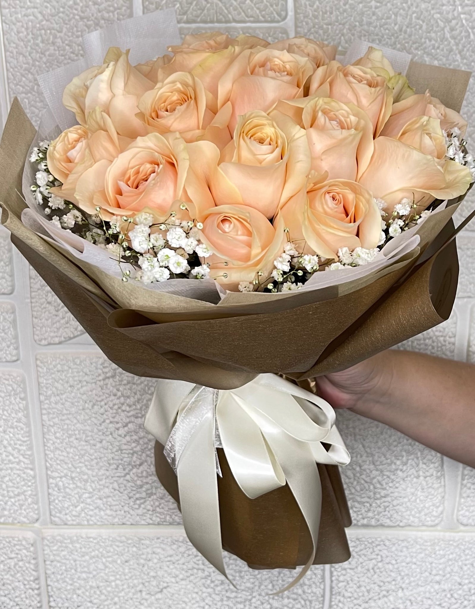 Elegant Champagne Rose Bouquet